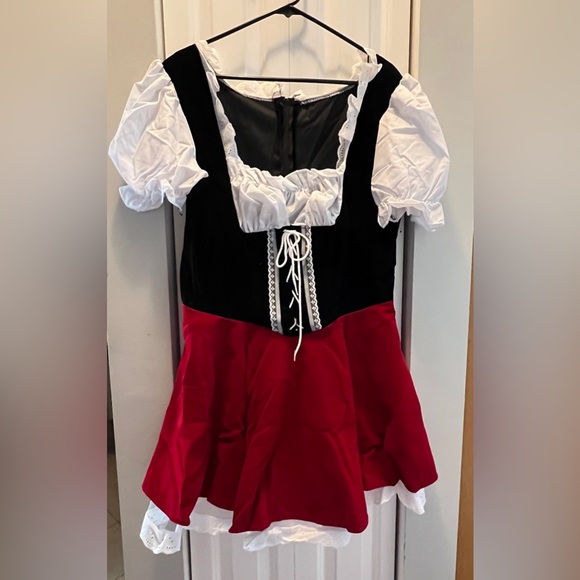 Little Red Riding Hood - Picture 2 of 4